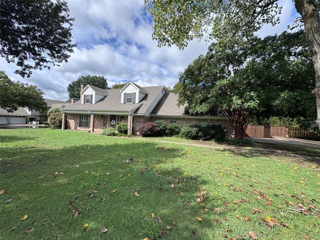 2202 Carriage Estates Road, Sherman, TX 75092