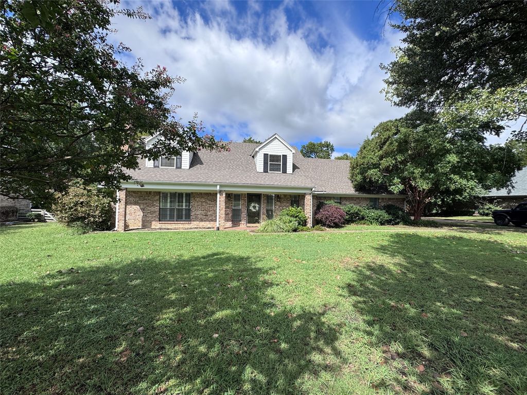 2202 Carriage Estates Road, Sherman, TX 75092
