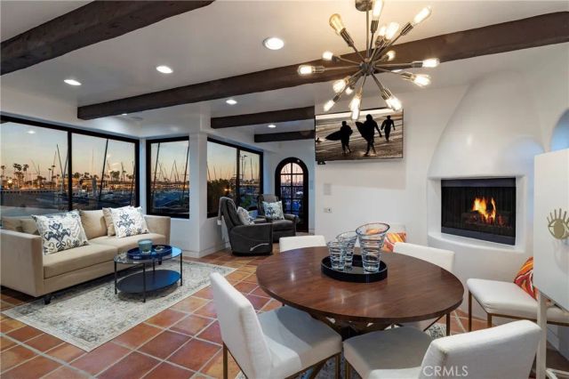 6911 E Ocean, Long Beach, CA 90803