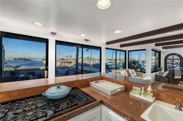6911 E Ocean, Long Beach, CA 90803