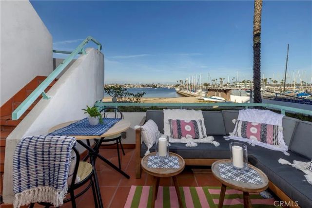 6911 E Ocean, Long Beach, CA 90803