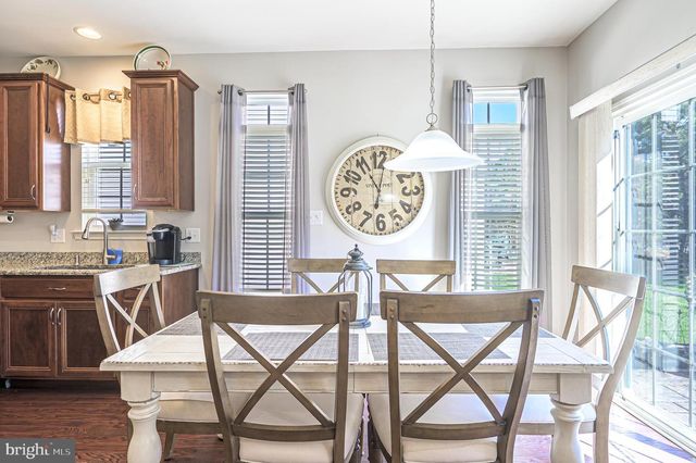 22 ERNST CT, Mays Landing, NJ 08330