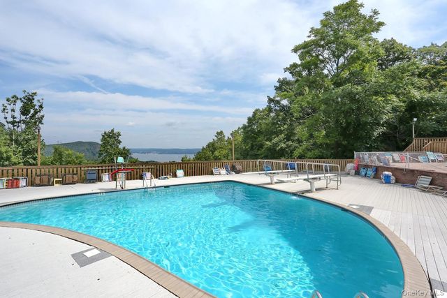 945 Sierra Vista Lane, Valley Cottage, NY 10989