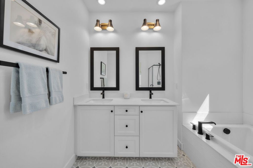 Image 12 of property listing at 27659 S Rosewood Lane, San Pedro, CA 90732