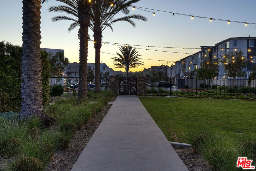 Image 15 of property listing at 27659 S Rosewood Lane, San Pedro, CA 90732