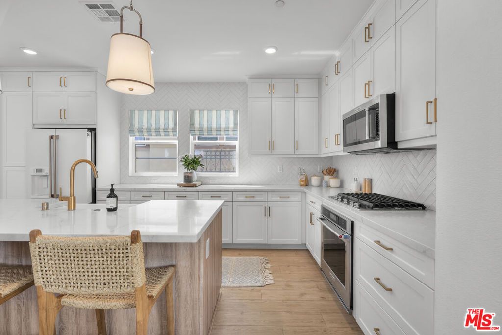 Image 23 of property listing at 27659 S Rosewood Lane, San Pedro, CA 90732