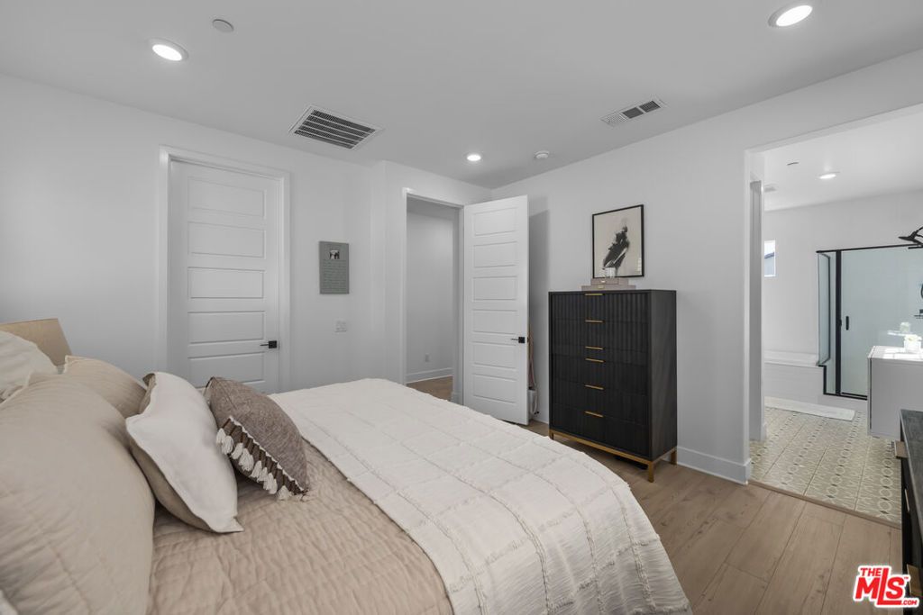 Image 31 of property listing at 27659 S Rosewood Lane, San Pedro, CA 90732