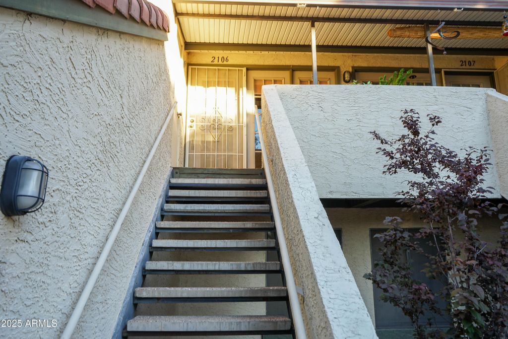 30 E BROWN Road 2106, Mesa, AZ 85201