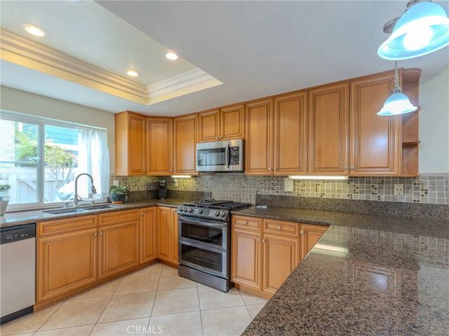 31 Echo, Irvine, CA 92614