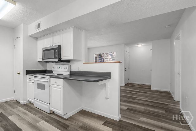 401 N Cromwell Road T-1, Savannah, GA 31410