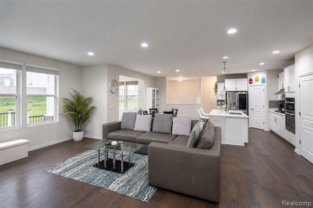 30081 Braeburn Street, New Hudson, MI 48165