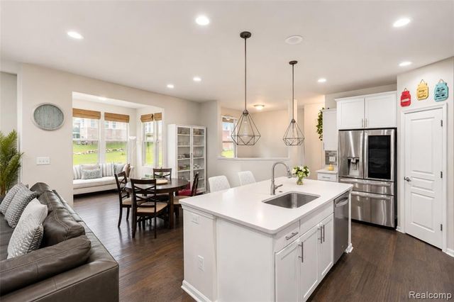 30081 Braeburn Street, New Hudson, MI 48165