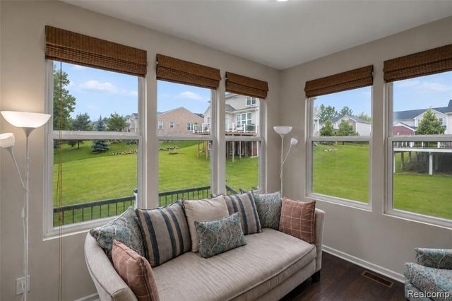 30081 Braeburn Street, New Hudson, MI 48165