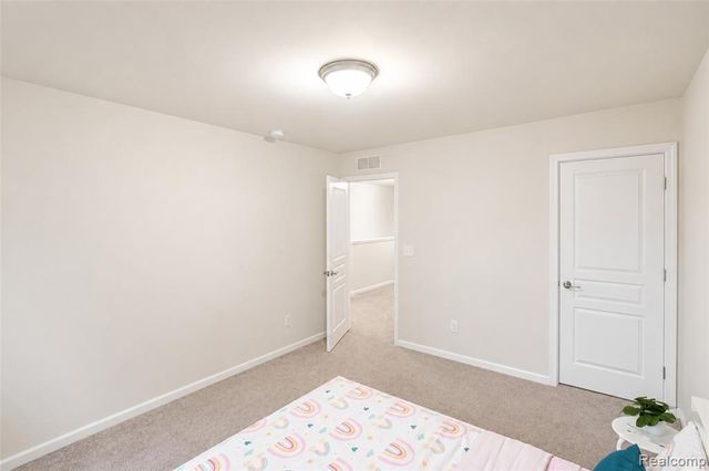 30081 Braeburn Street, New Hudson, MI 48165