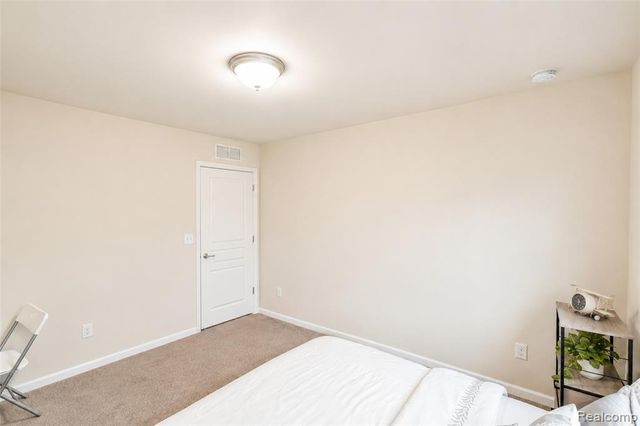 30081 Braeburn Street, New Hudson, MI 48165