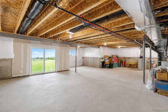 30081 Braeburn Street, New Hudson, MI 48165