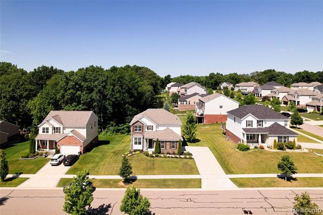 30081 Braeburn Street, New Hudson, MI 48165