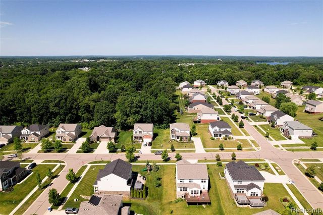 30081 Braeburn Street, New Hudson, MI 48165