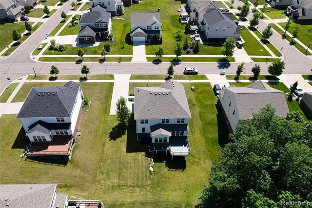 30081 Braeburn Street, New Hudson, MI 48165