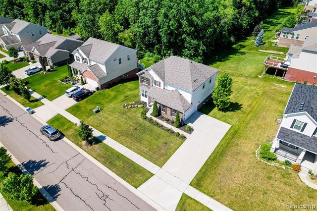 30081 Braeburn Street, New Hudson, MI 48165