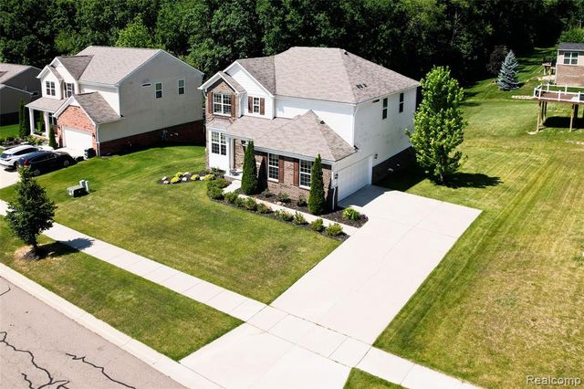 30081 Braeburn Street, New Hudson, MI 48165