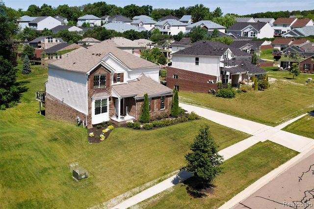 30081 Braeburn Street, New Hudson, MI 48165