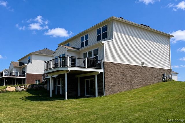 30081 Braeburn Street, New Hudson, MI 48165