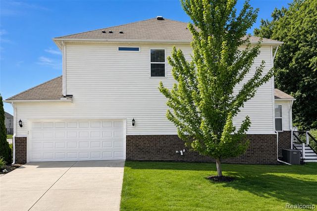 30081 Braeburn Street, New Hudson, MI 48165