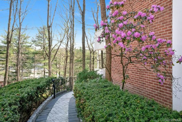 1211 Colony Drive, Hartsdale, NY 10530