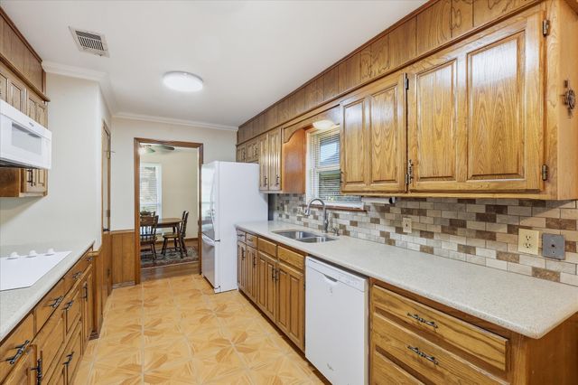 2509 Radcliffe Drive, Arlington, TX 76012