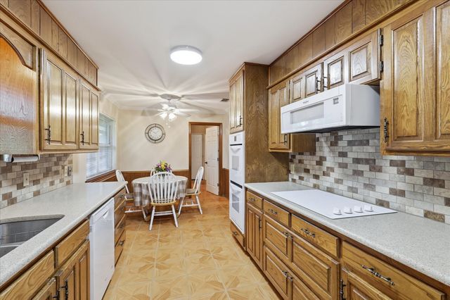 2509 Radcliffe Drive, Arlington, TX 76012