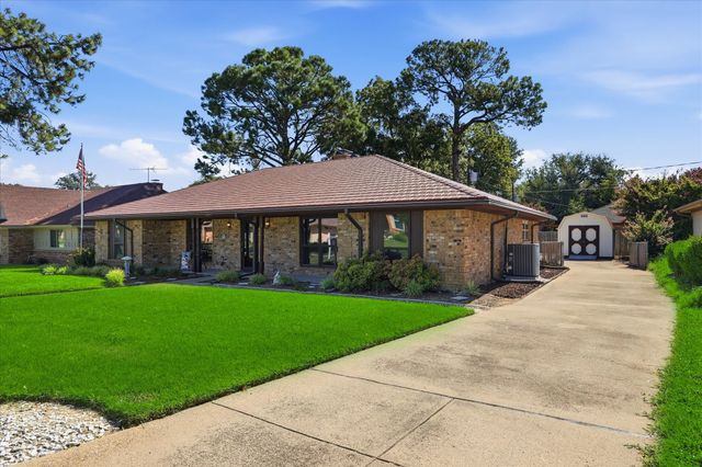 2509 Radcliffe Drive, Arlington, TX 76012