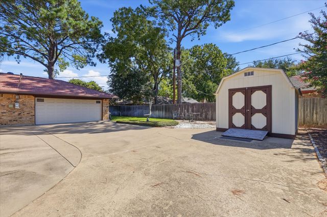 2509 Radcliffe Drive, Arlington, TX 76012