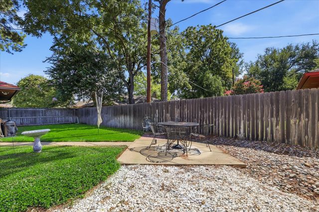 2509 Radcliffe Drive, Arlington, TX 76012
