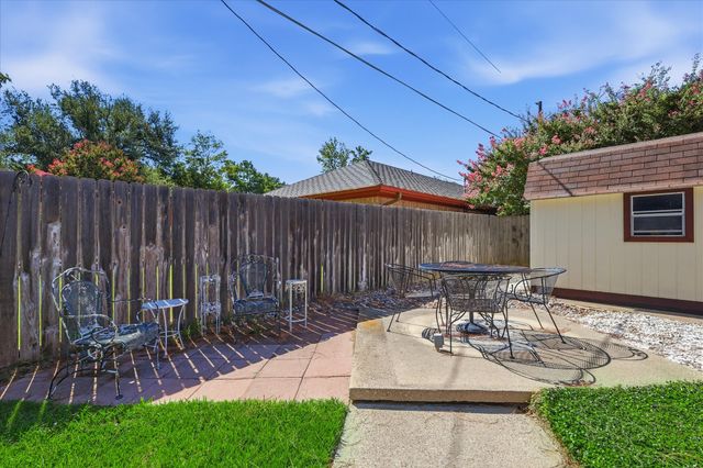 2509 Radcliffe Drive, Arlington, TX 76012