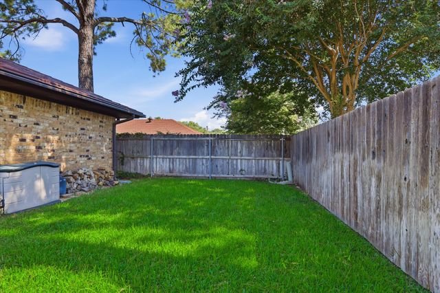 2509 Radcliffe Drive, Arlington, TX 76012