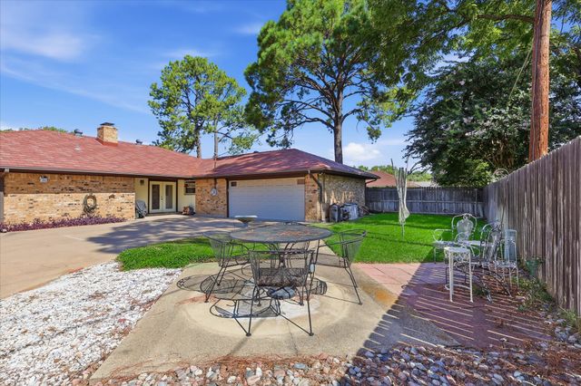2509 Radcliffe Drive, Arlington, TX 76012