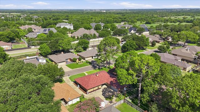 2509 Radcliffe Drive, Arlington, TX 76012