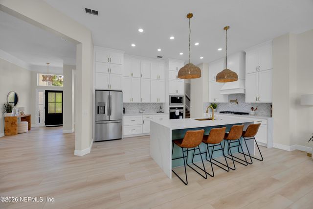 13850 WINDSOR CROWN Court E, Jacksonville, FL 32225