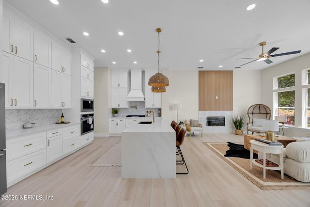 13850 WINDSOR CROWN Court E, Jacksonville, FL 32225