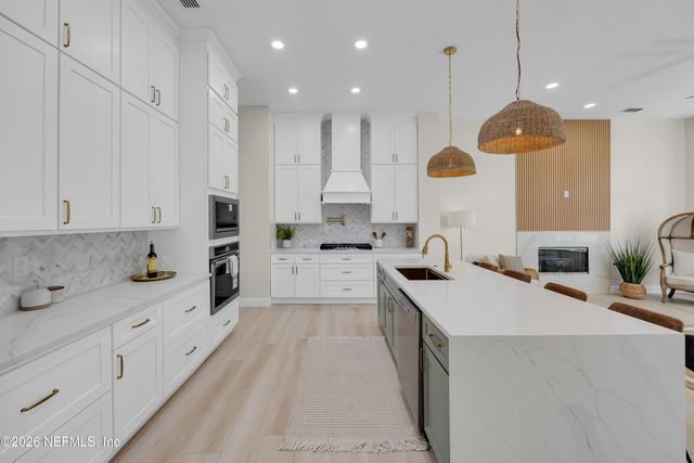 13850 WINDSOR CROWN Court E, Jacksonville, FL 32225