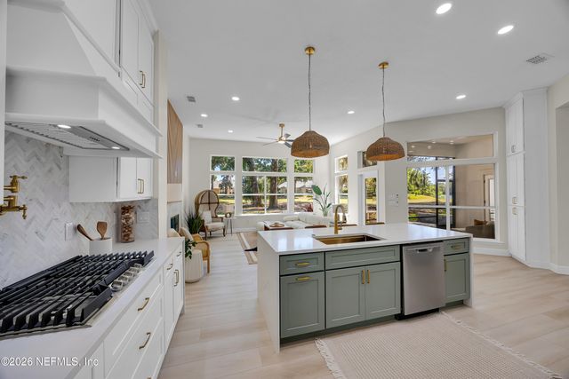 13850 WINDSOR CROWN Court E, Jacksonville, FL 32225