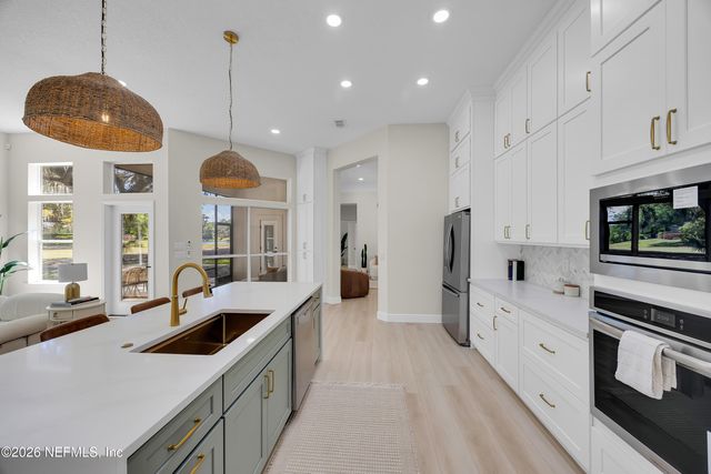 13850 WINDSOR CROWN Court E, Jacksonville, FL 32225