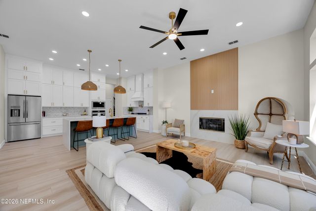 13850 WINDSOR CROWN Court E, Jacksonville, FL 32225