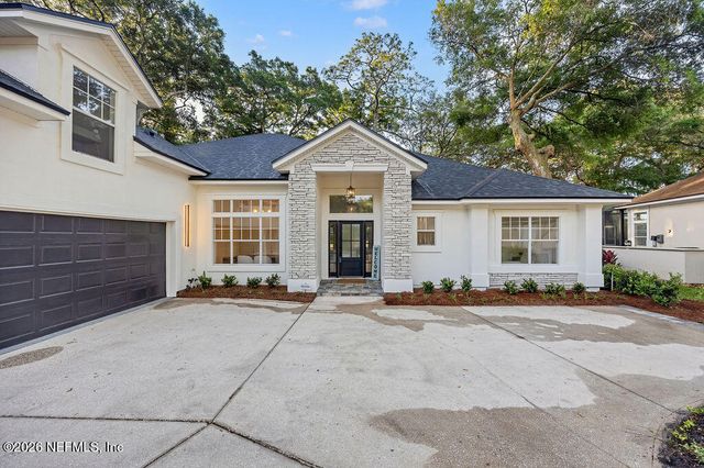 13850 WINDSOR CROWN Court E, Jacksonville, FL 32225