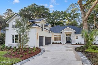 13850 WINDSOR CROWN Court E, Jacksonville, FL 32225