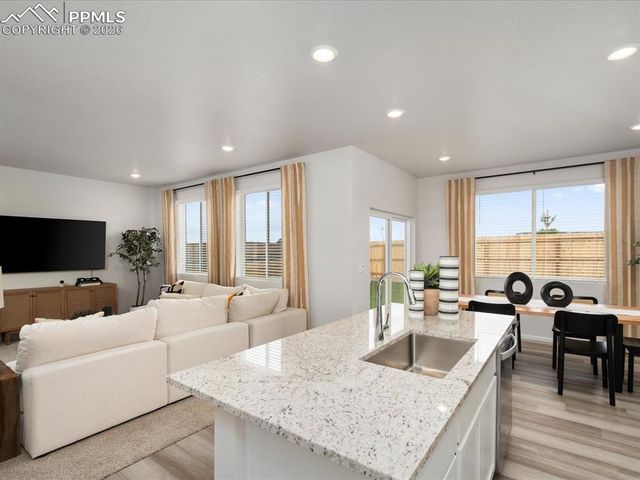 6683 Roundtail Way, Colorado Springs, CO 80925