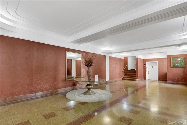 210 Martine Avenue 5F, White Plains, NY 10601