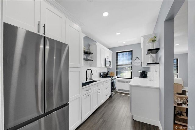 210 Martine Avenue 5F, White Plains, NY 10601