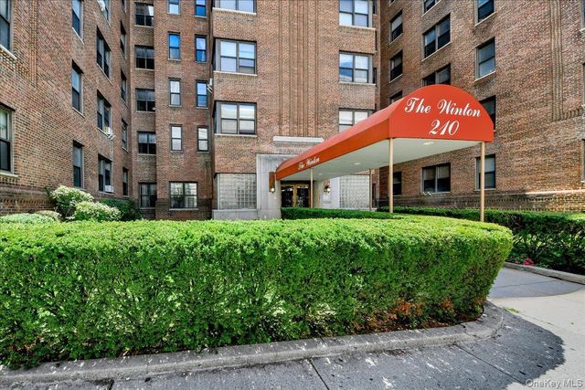 210 Martine Avenue 5F, White Plains, NY 10601